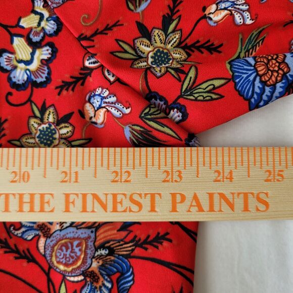 Chelsea & Theodore Womens Blouse Plus Size XXL Red Floral Print Crossover Hem - Picture 9 of 10